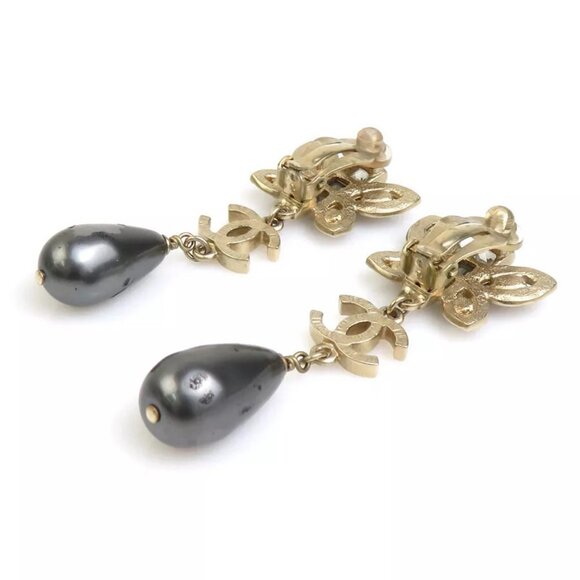 Auth CHANEL CC Logo Clip on Earrings Gold/Dark Gray Metal/Faux Pearl - Picture 13 of 15